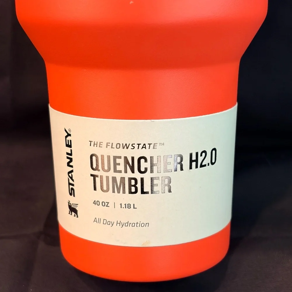 Stanley Orange Quencher H2.0 Tumbler with Handle - Picture 2 of 5